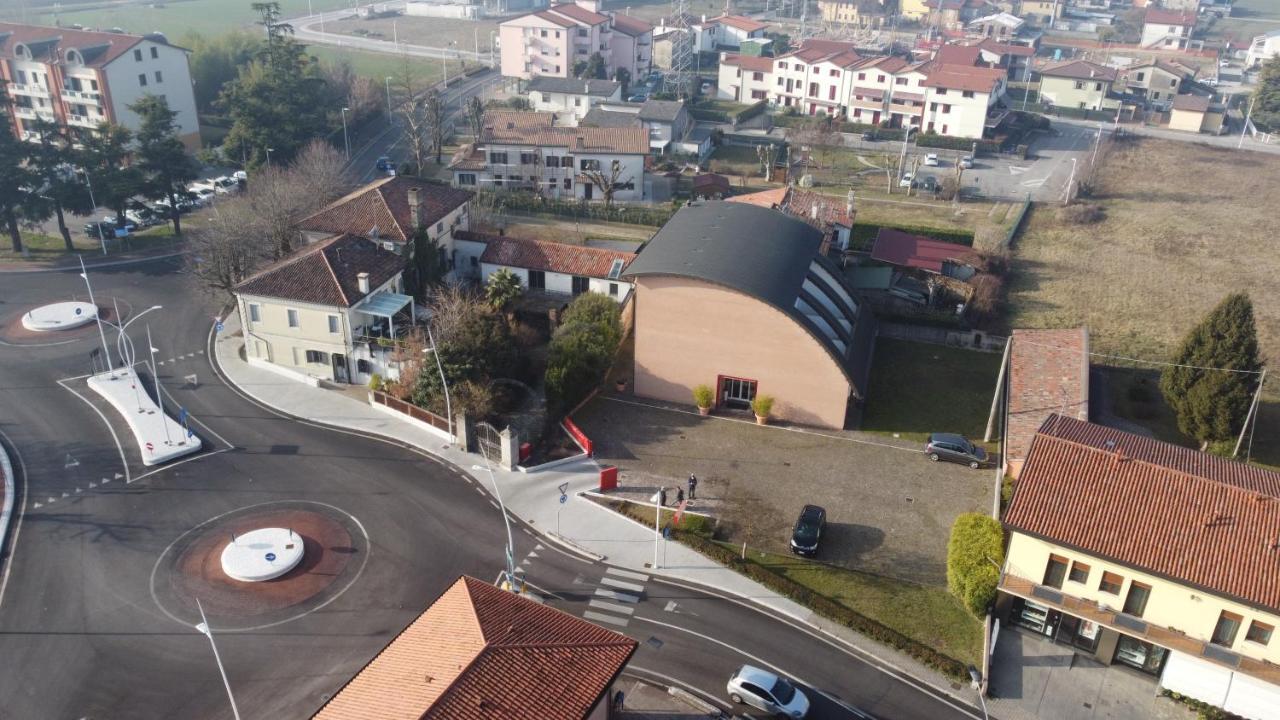 15.92 Hotel Каццаго-ди-Пьянига Экстерьер фото